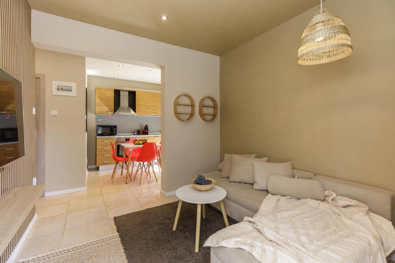 Sea Stars Apartment 1 Peraía 外观 照片
